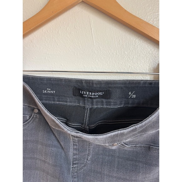 Liverpool Los Angeles The Skinny Pull On Jeans Faded Black Gray Women Size 6 - Picture 5 of 9